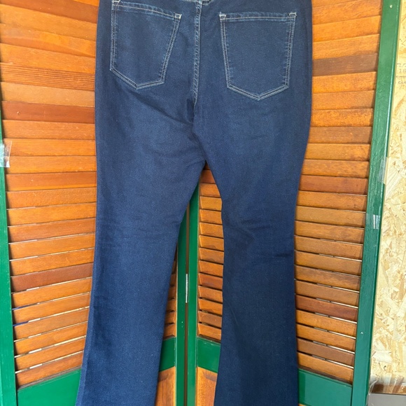 Jeans - Picture 2 of 2